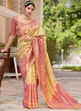 Classy Kanjivaram Silk Saree With Contrast Blouse Piece