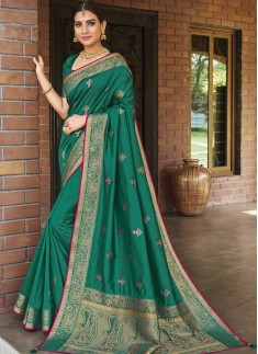 Decent Look Soft Silk Saree With Diamond Work