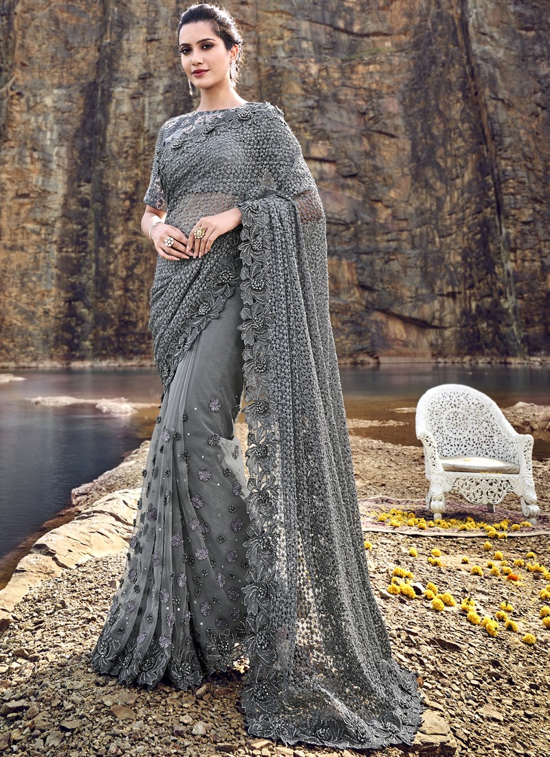 Designer Saree WIth Unique Concept And Fancy Blouse Piece