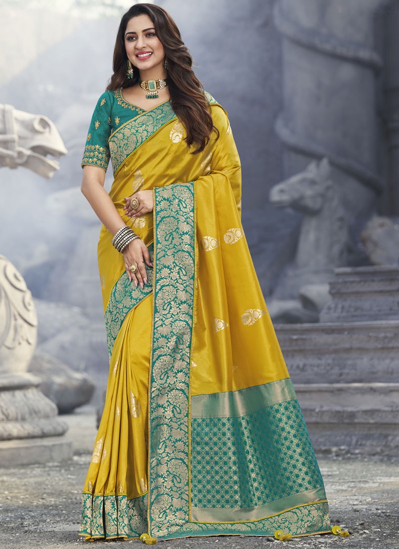 Elegant Look Semi Dola Fabric Saree With Contrast Heavy Work Blouse Piece