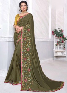 Elegant Small Border Saree With Contrast Heavy Work Blouse Piece