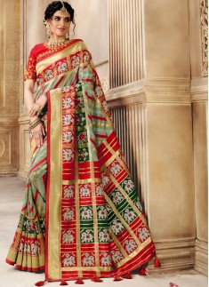 Patan Patola Pure SIlk Saree With Contrast Heavy Work Blouse Piece