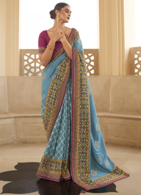 Patola Print Crepe Material Saree With Contrast Blouse piece