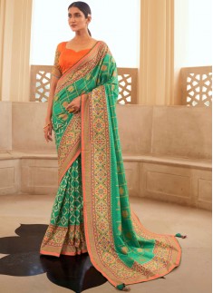 Patola Print Crepe Material Saree With Contrast Blouse piece