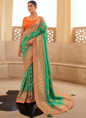 Patola Print Crepe Material Saree With Contrast Blouse piece