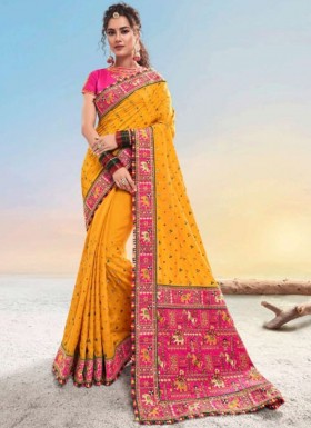 Soft Silk Traditional Saree With Work Pallu And Contrast Heavy Blouse Piece
