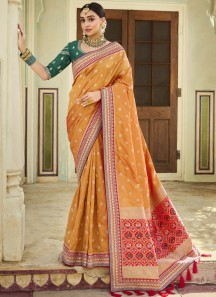 Stunning Banarasi Silk Fabric Saree WIth Contrast Heavy Work Blouse Piece