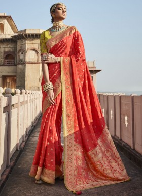 Stunning Weaving Saree With Contrast Work Blouse Piece