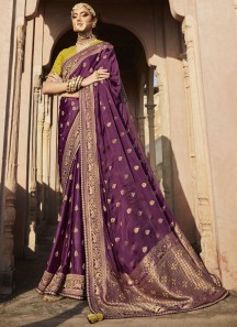 Stunning Weaving Saree With Contrast Work Blouse Piece