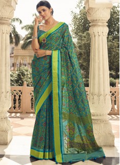 Traditional Patola Print Saree With Contrast Printed Blouse Piece