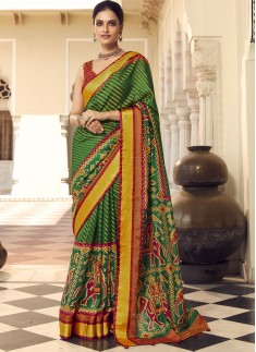 Traditional Patola Print Saree With Contrast Printed Blouse Piece